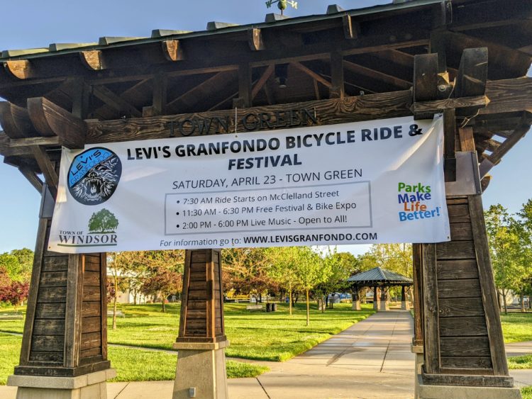 granfondo-banner-on-windor-town-green