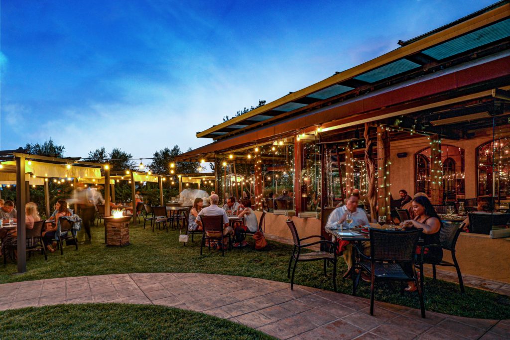 john-ash-and-co-outdoor-dining-vintners-resort