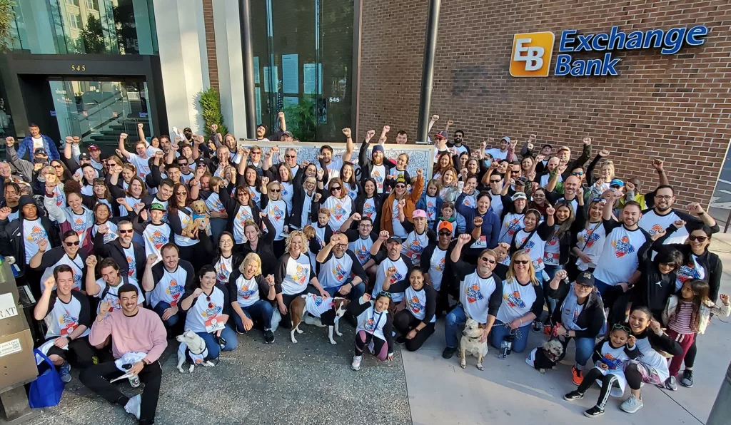 2022_human-race_group-photo