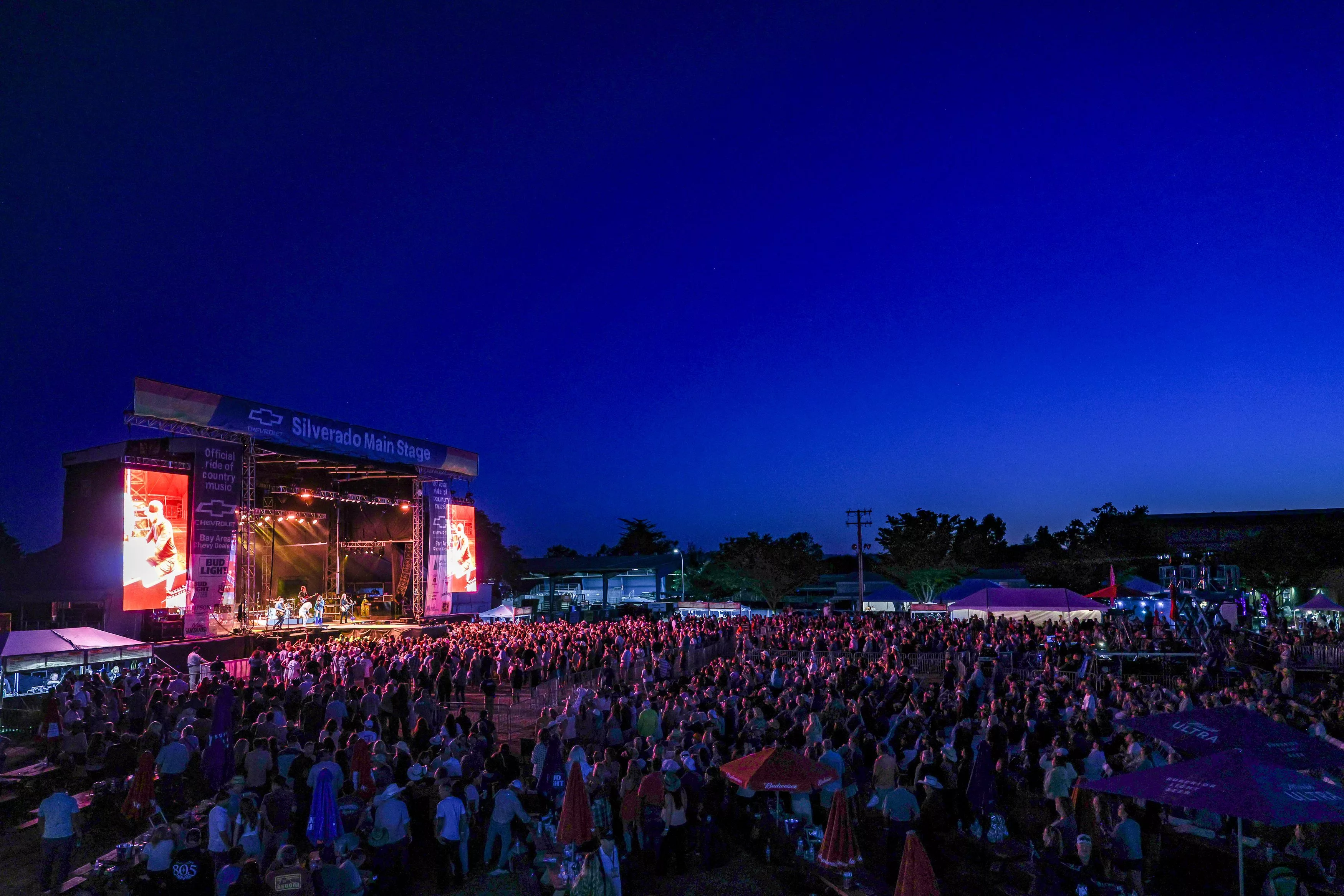 2024-06-15-cs-d2-g-763_stage-crowd_lead