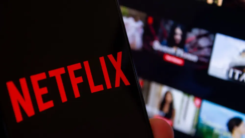 netflixlogodisplayedonsmartphone-popularvideostreamingservicenetflix