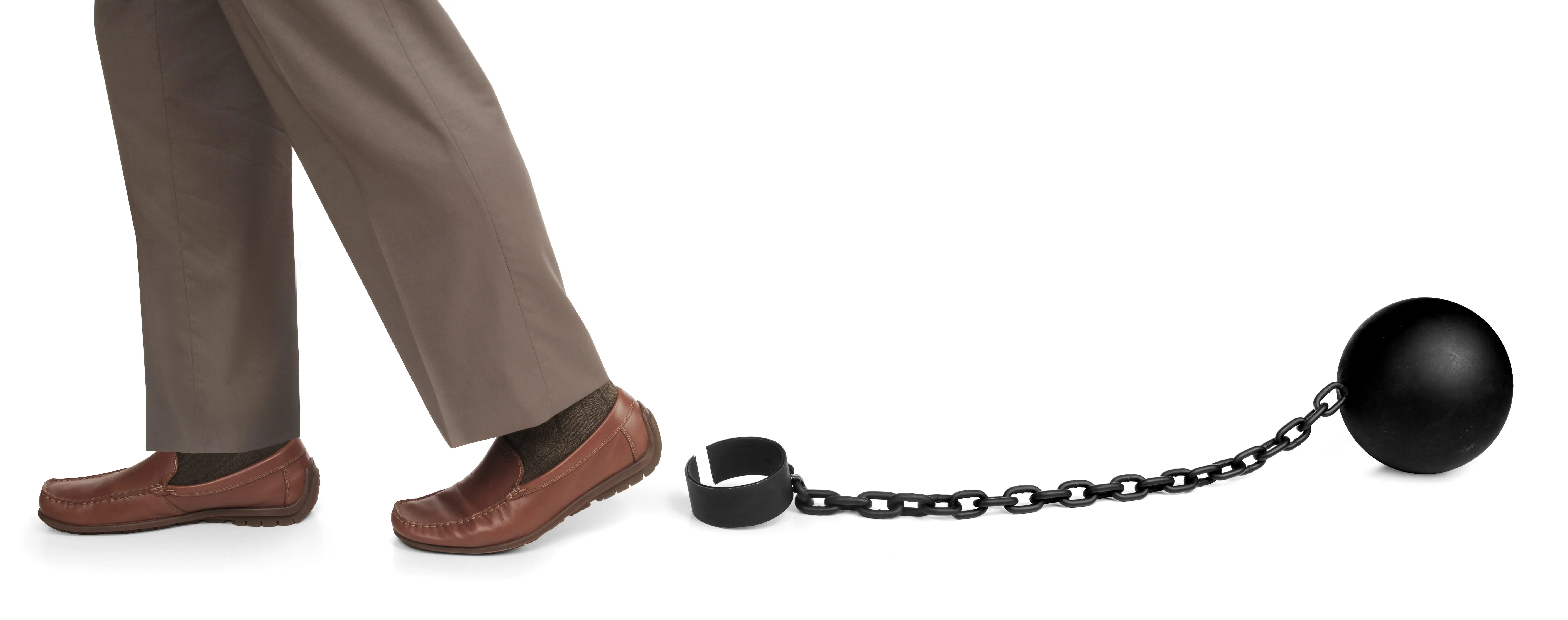 manslegsreleasedfromballandchain
