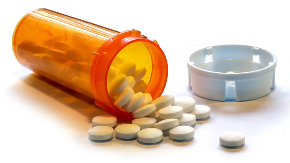 opioidcrisis-openbottleofprescriptionpainkillers