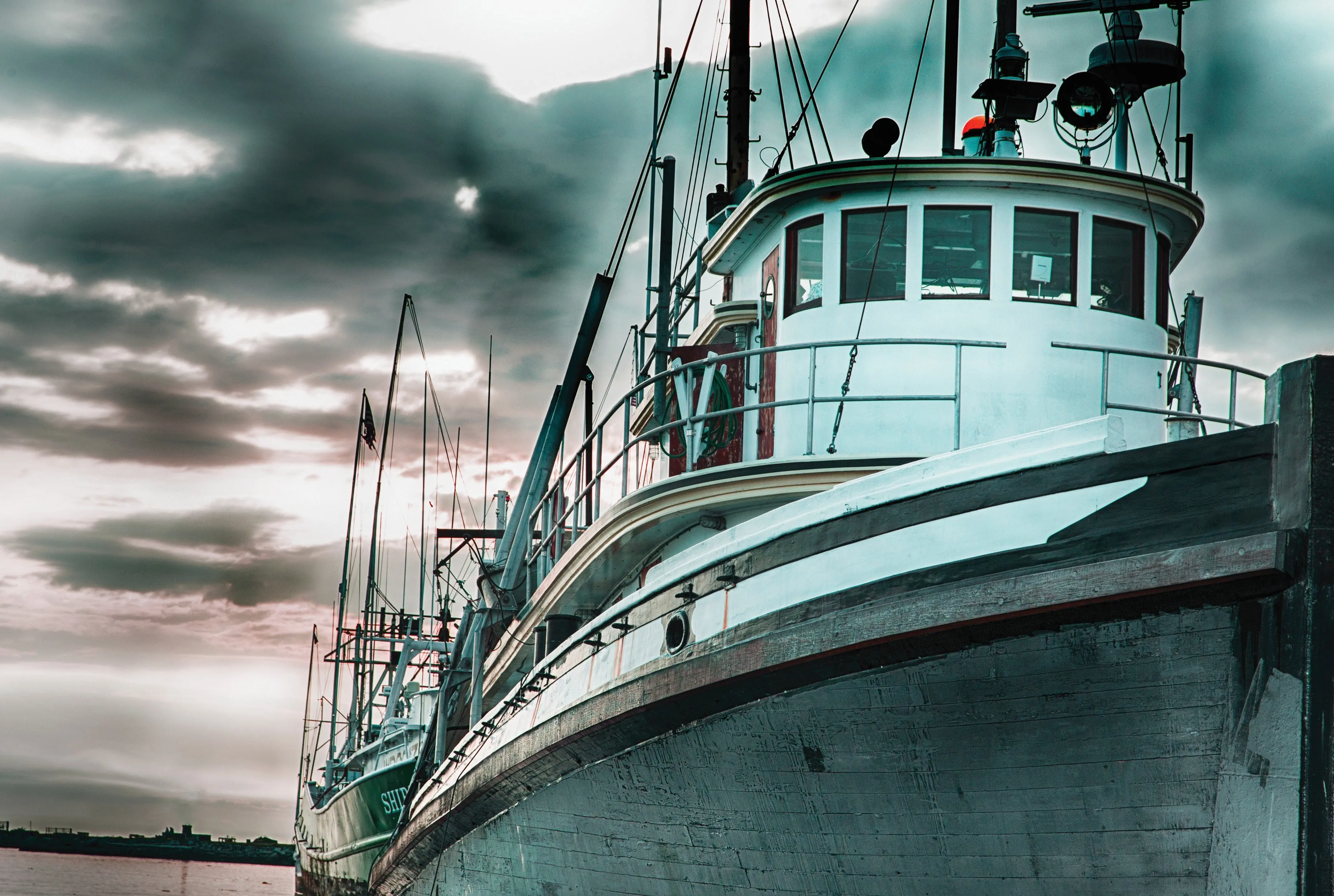 shutterstock_salmon_lead