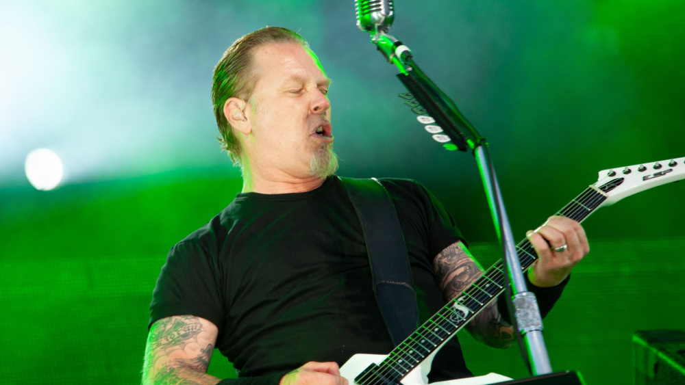 shutterstock_221035737350378