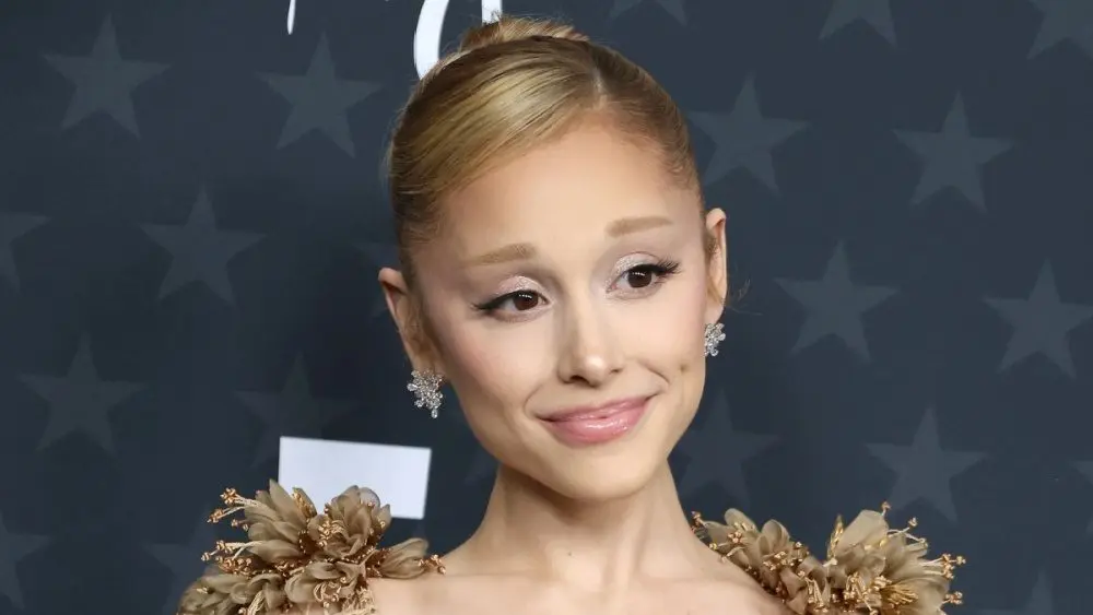 Ariana Grande at the 2025 Critics Choice Awards at Barker Hanger on February 7^ 2025 in Santa Monica^ CA