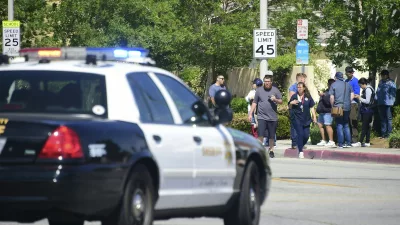 california-school-shooting-police-car553576