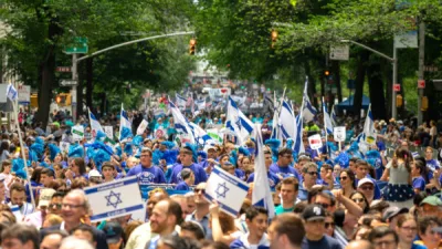 id5661164-celebrate-israel-parade-gettyimages-1147621739-600x400670834-1