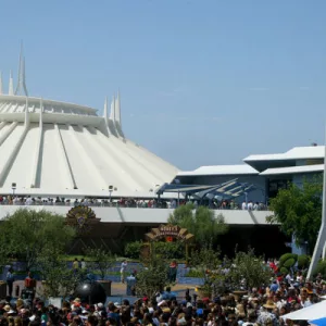 Space Mountain Among 6 Disneyland Attractions Set for Temporary Closure