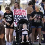 id5650051-pro-life-protesters-in-arizonako-600x400822482-1