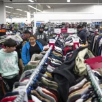 id5769079-11292024-l1180032-black-friday-holiday-shoppingko-600x400993293-1