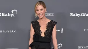 Julie Bowen arrives for Baby2Baby 10 Year Gala Presented by Paul Mitchell on November 13^ 2021 in West Hollywood^ CA