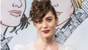 Lizzy Caplan wearing dress by Christopher Kane attends Hulu FX’s Fleishman Is In Trouble at Carnegie Hall in New York on November 7^ 2022