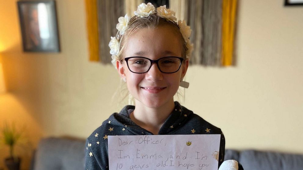 10-year-old's Emotional Letter Reaches Officer Who Was Injured in Capitol Siege | Star 104.5 - Vimarsana News