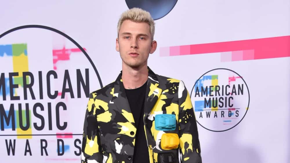 Machine Gun Kelly Says He Apologized To Eminem Years Ago In Explosive New Interview Machine Gun Kelly Says He Apologized To Eminem Years Ago In Explosive New Interview