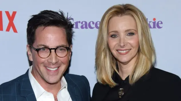 Dan Bucatinsky and Lisa Kudrow arrives for the "Grace and Frankie" Season 4 Premiere on January 18^ 2018 in Palm Springs^ CA