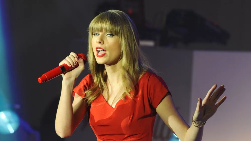 Taylor Swift performs at Westfield Shepherd's Bush^ London. 06/11/2012