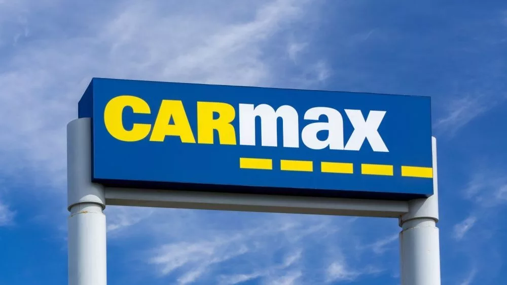 Carmax dealership sign and logo LOS ANGELES^ CA/USA - JULY 11^ 2015