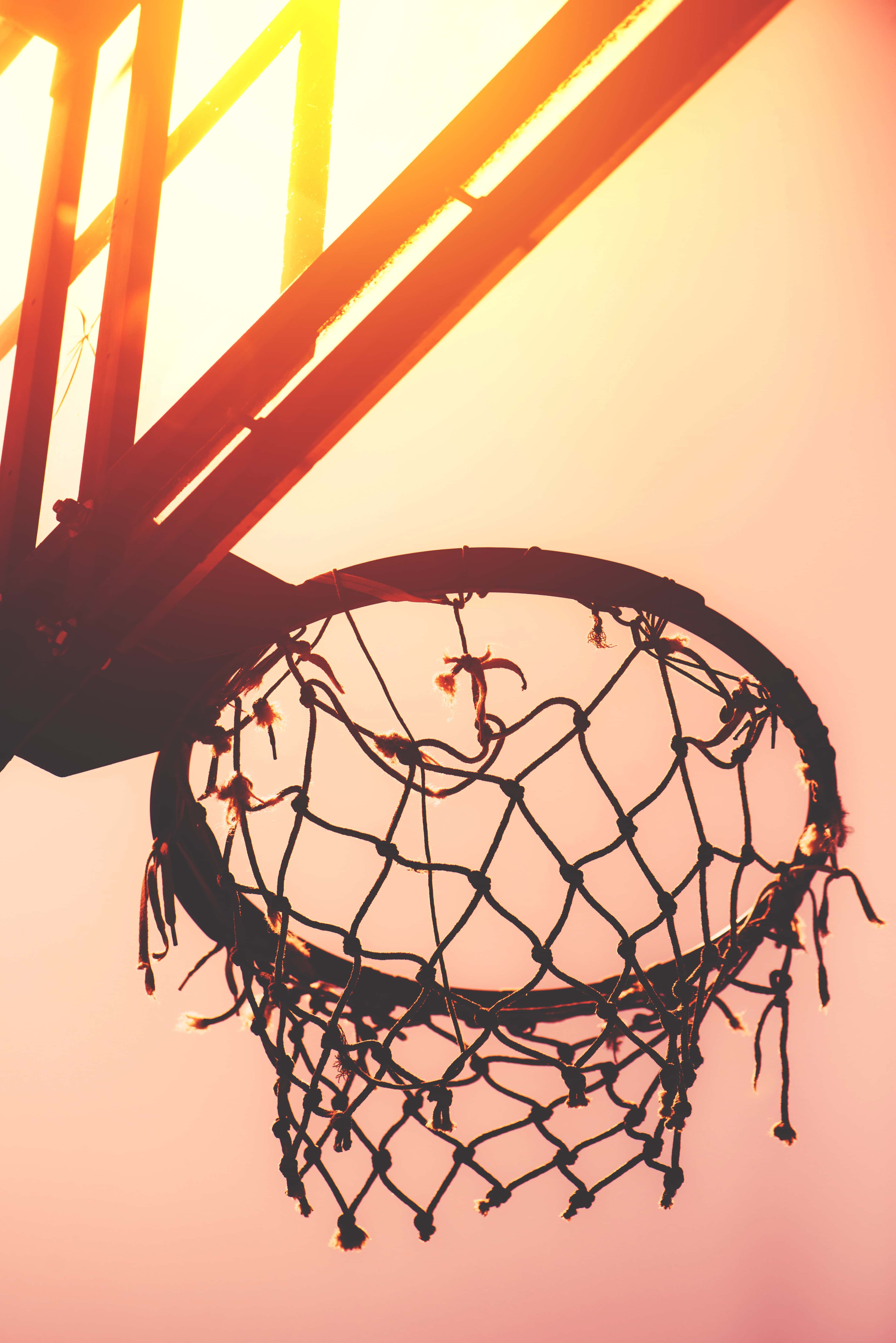 basketball-hoop-on-amateur-outdoor-basketball-court