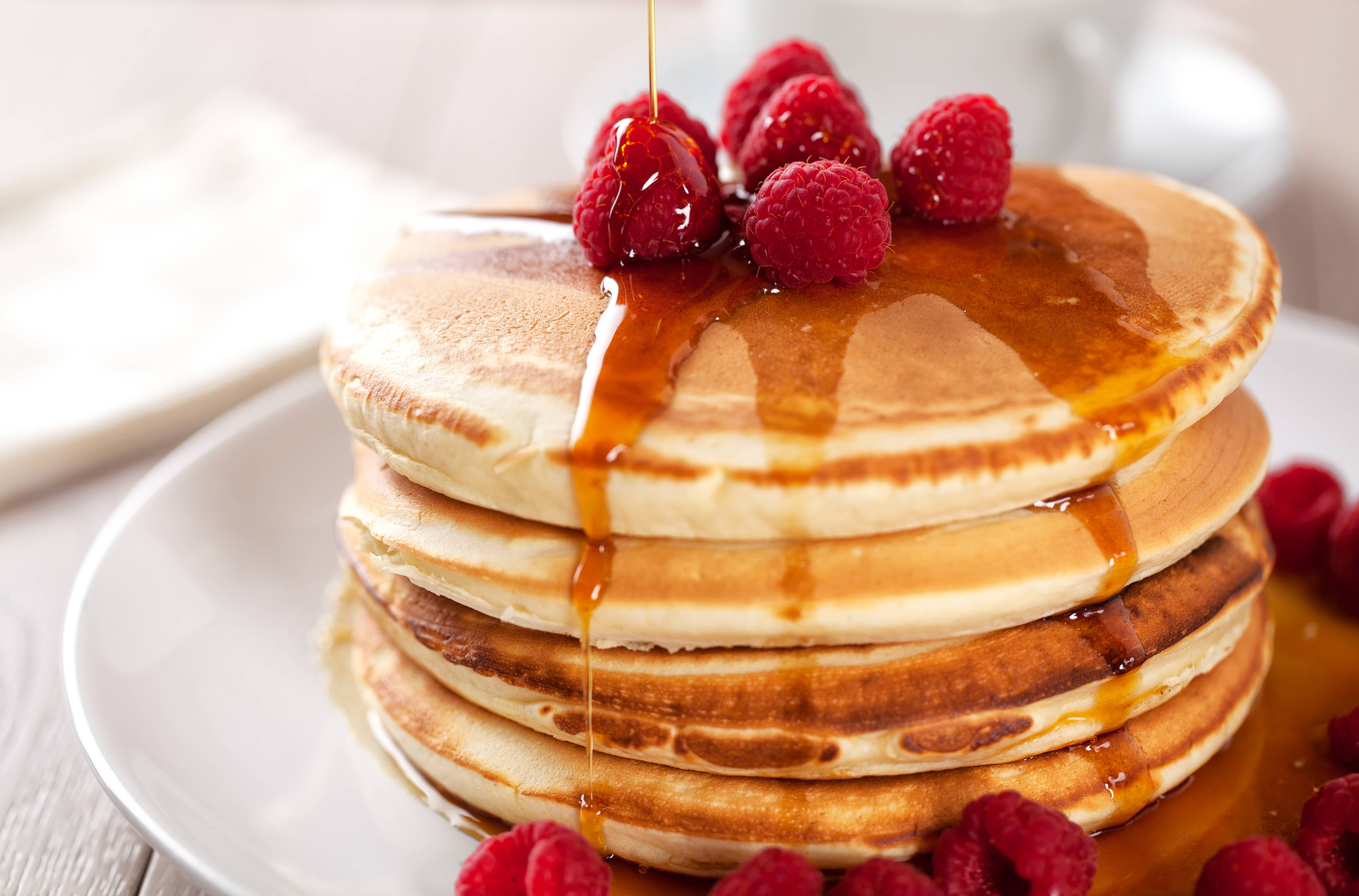 pancakes-with-berries-and-maple-syrup
