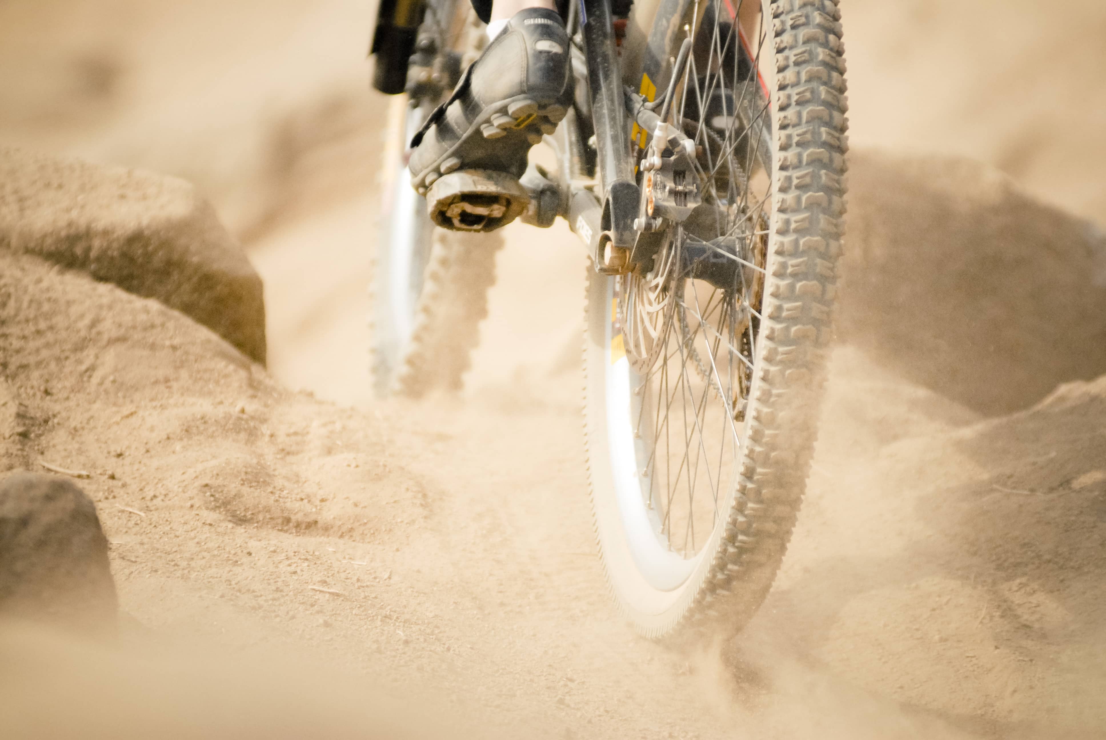 mountain-biking-dust-up-2022-10-31-21-55-05-utc