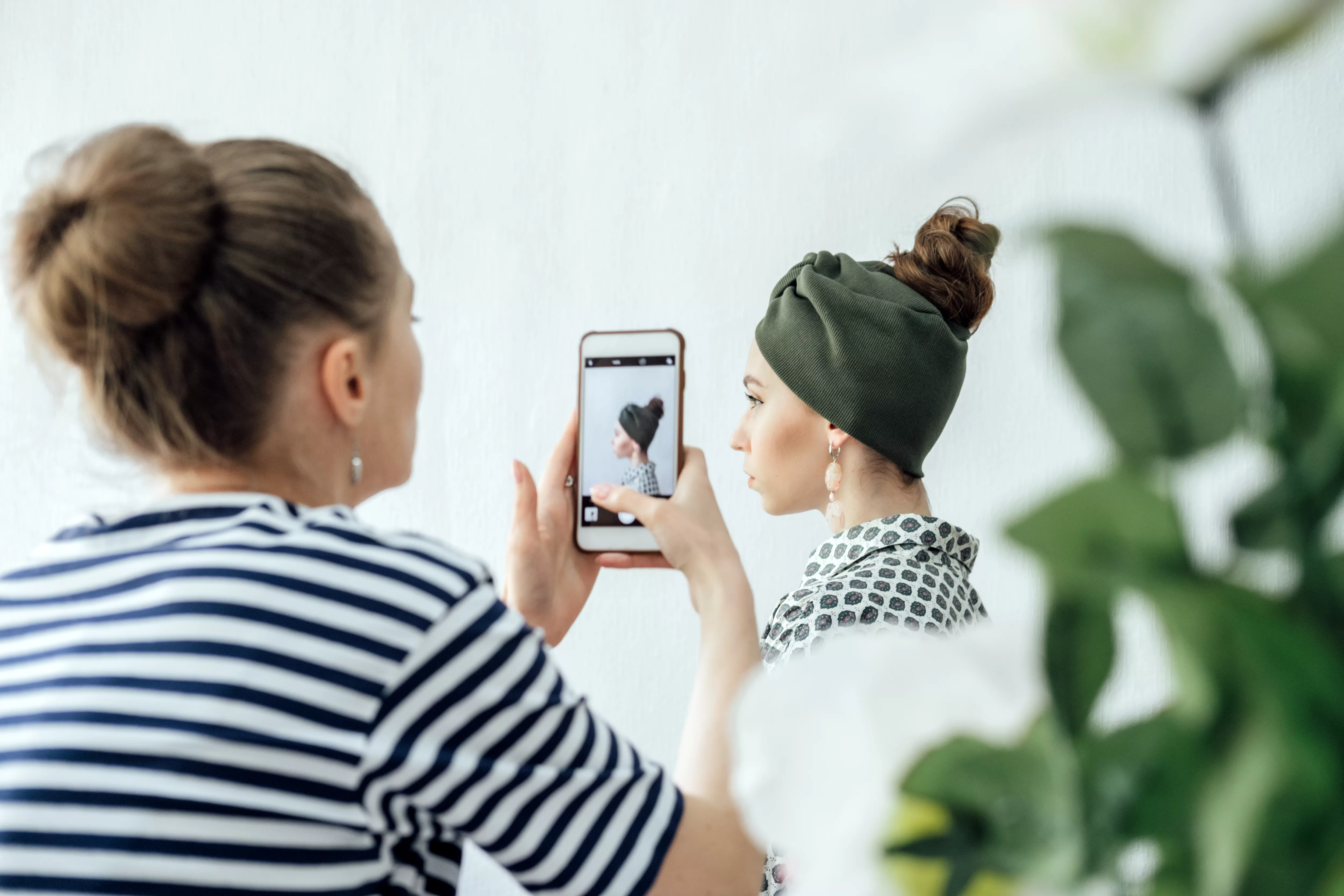 women-fashion-designer-taking-photo-to-accessories-with-cell-phone-or-smartphone-digital-camera-for-selling-online-in-internet-website-or-social-media