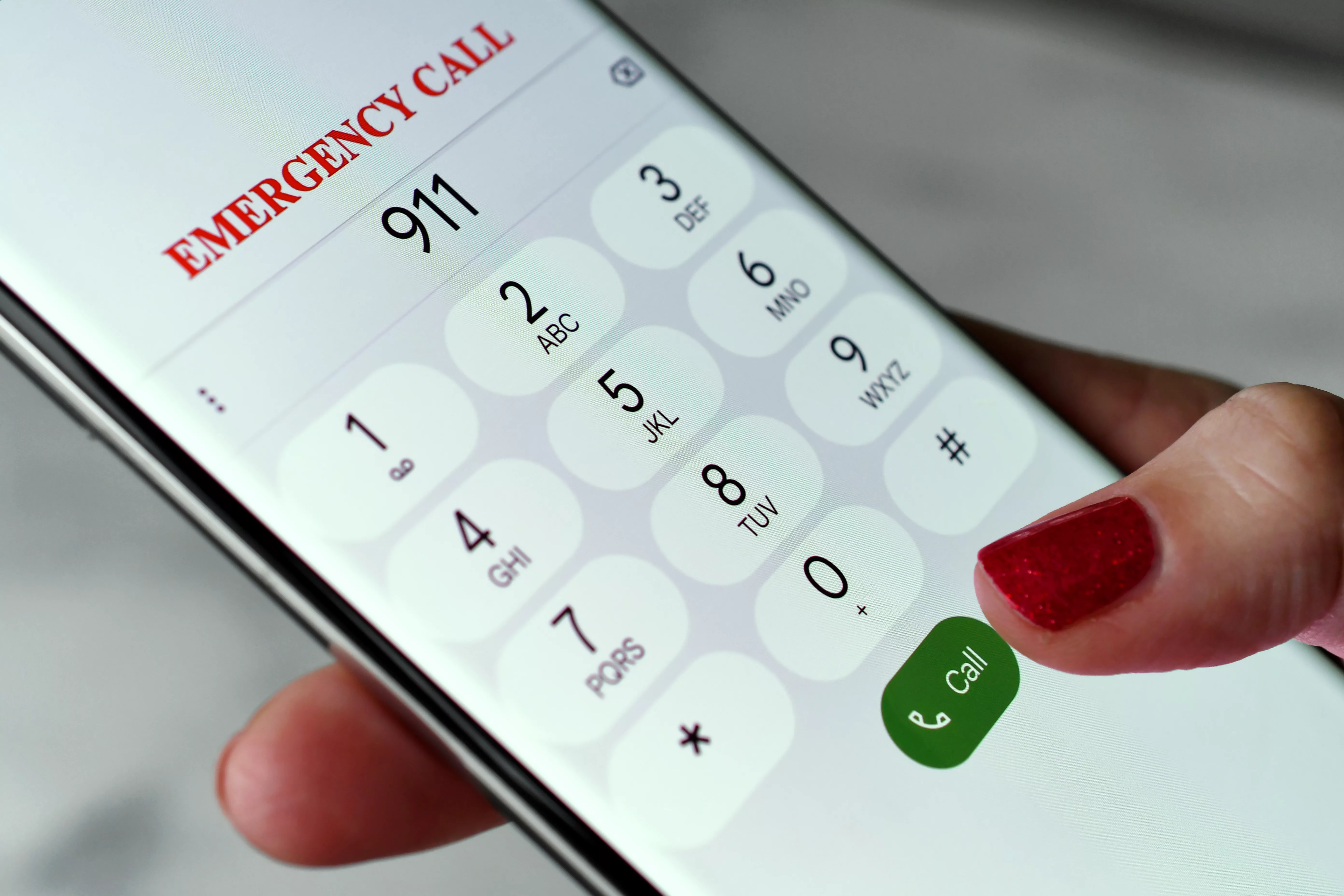 dialing-911-emergency-services-call-on-mobile-cell-2022-12-10-01-07-14-utc