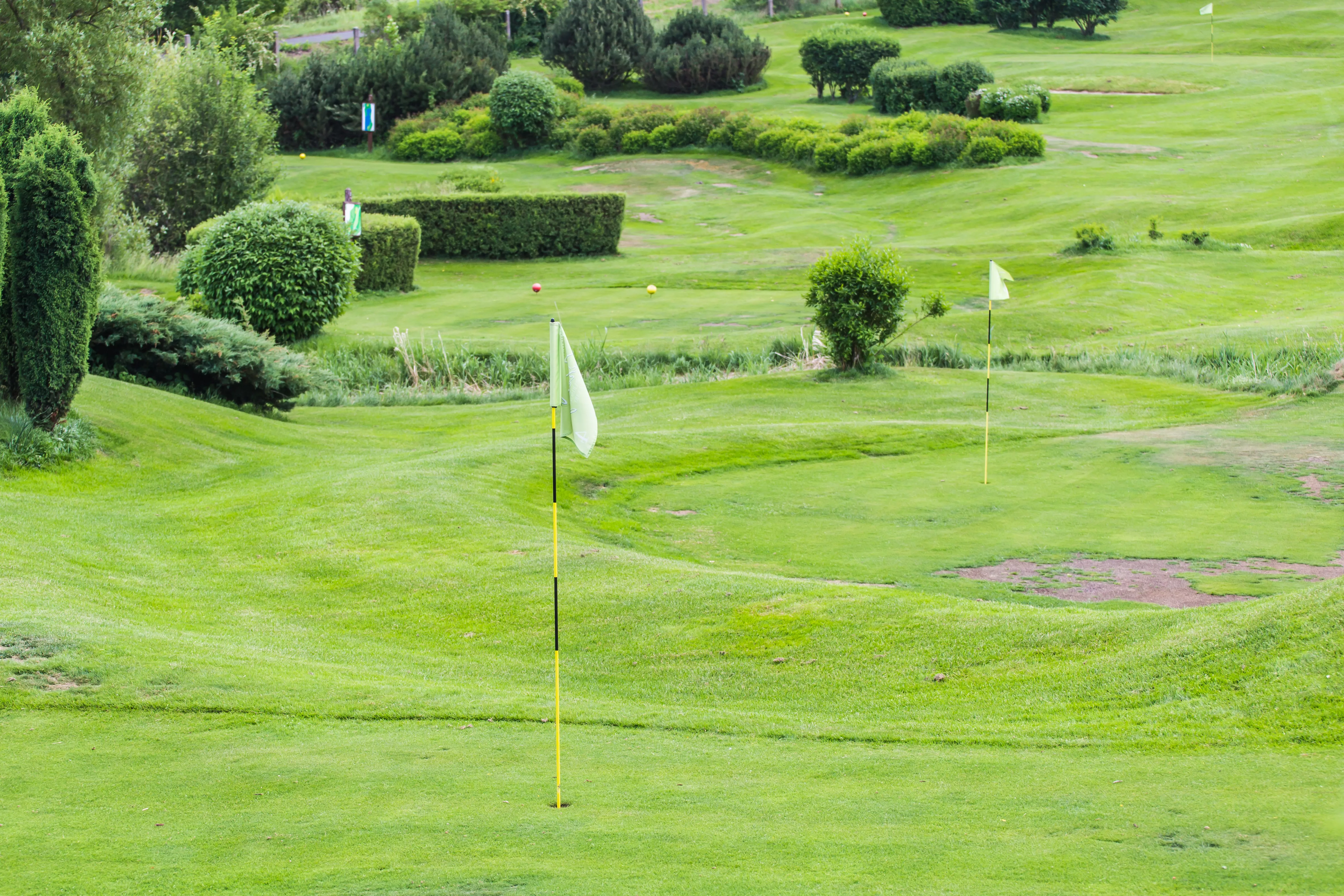 golf-course-in-the-countryside