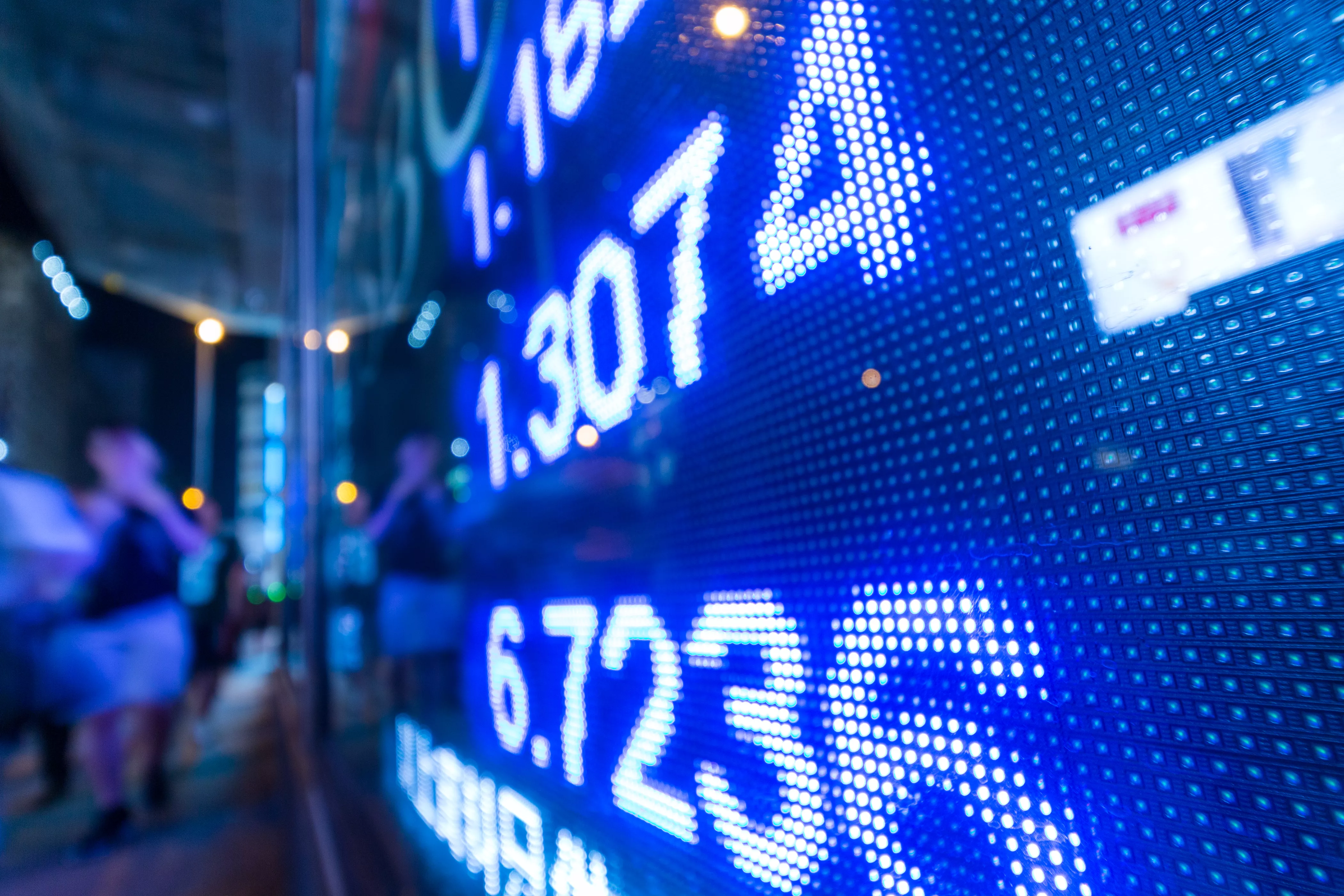 hong-kong-display-stock-market-charts