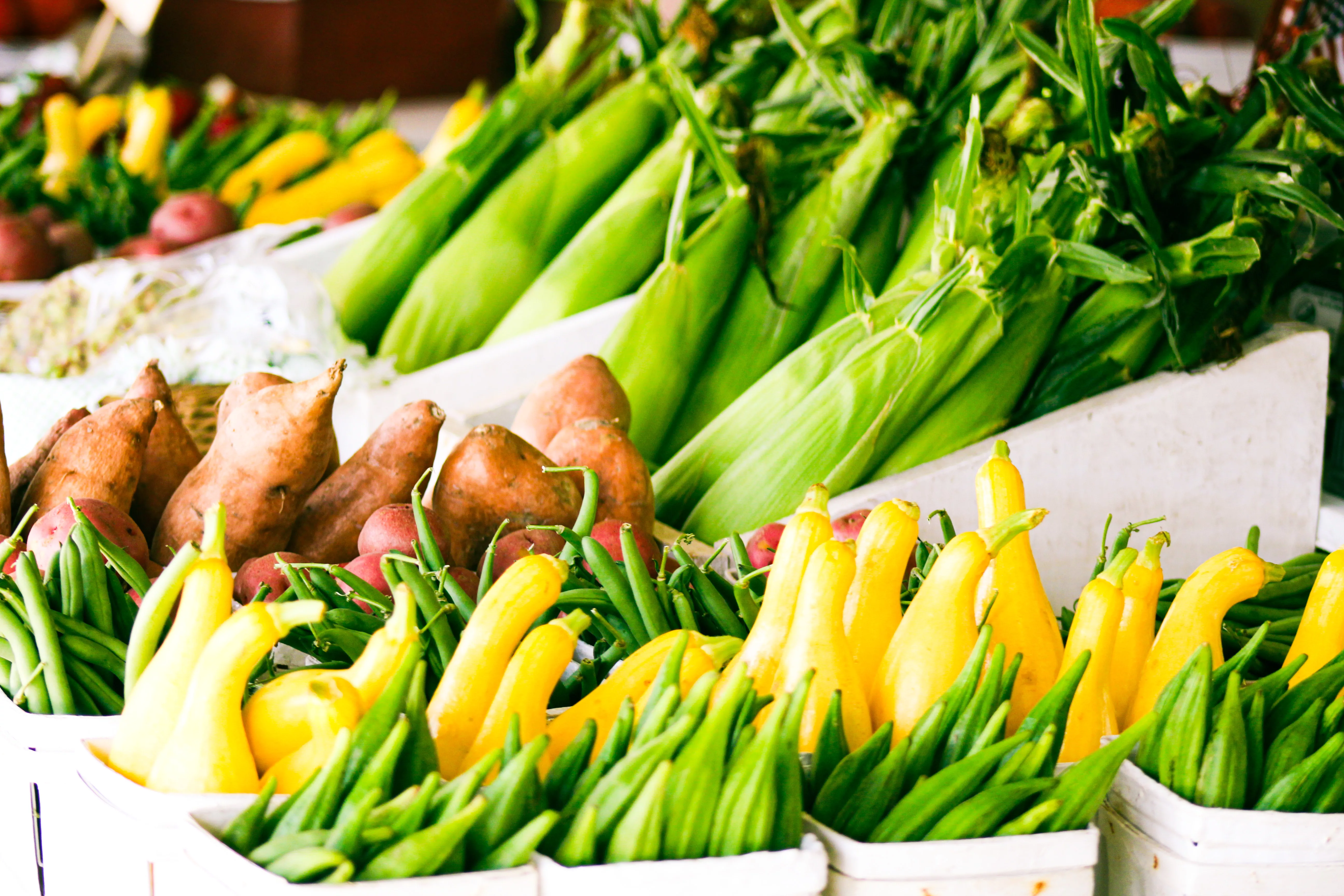 fresh-summer-vegetables-at-vegetable-stand-2023-11-27-05-08-37-utc