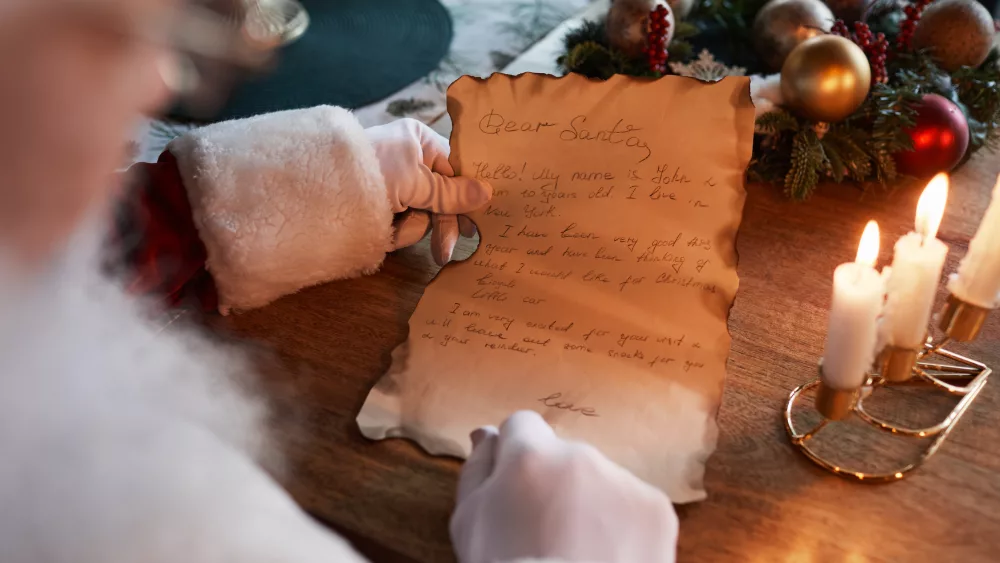 holding-letter-from-little-boy