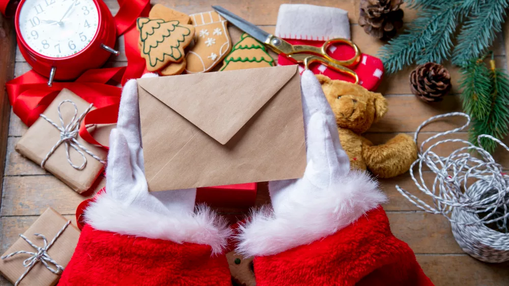 santa-claus-got-a-christmas-letter-2