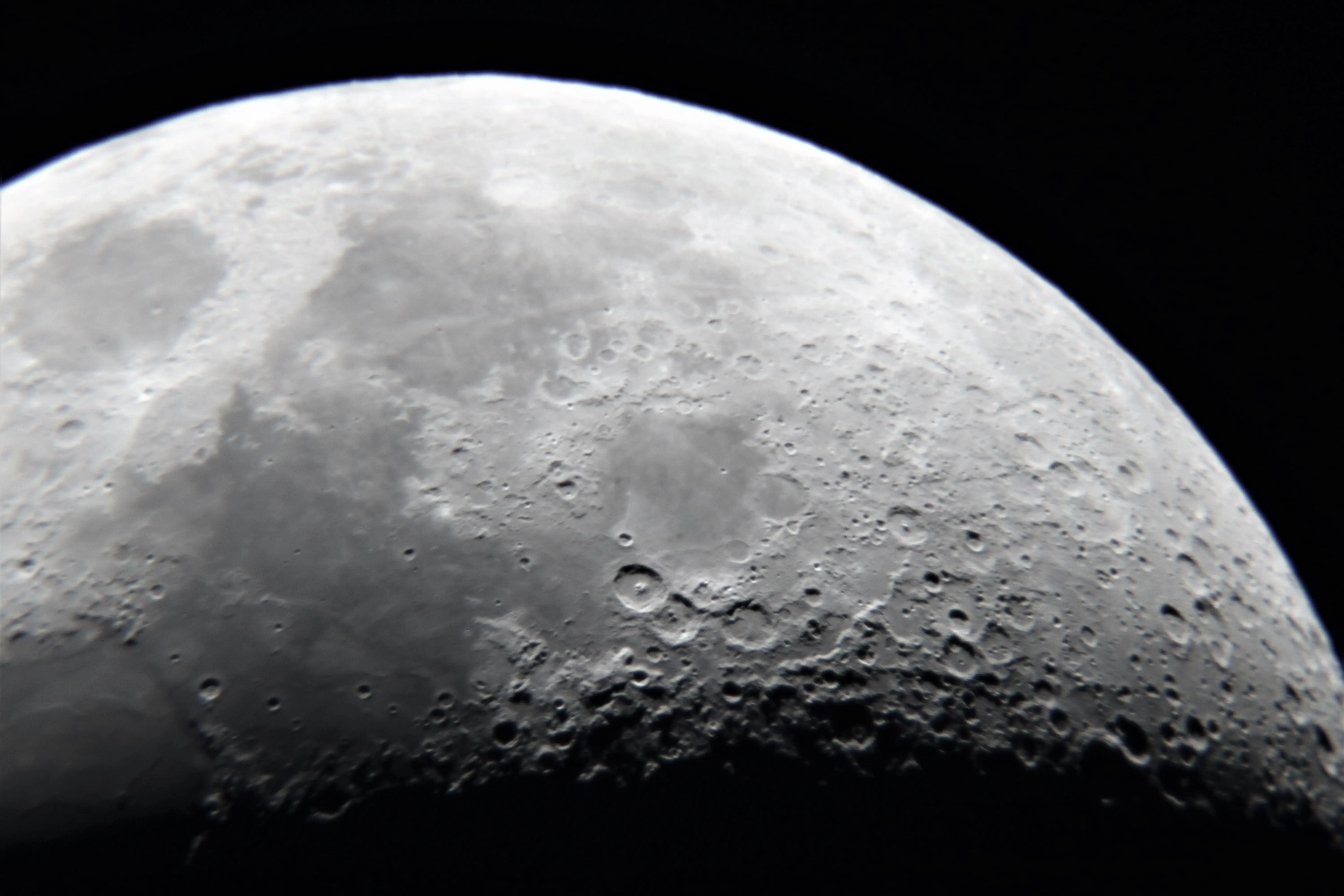 crescent-moon-eye-piece-projection