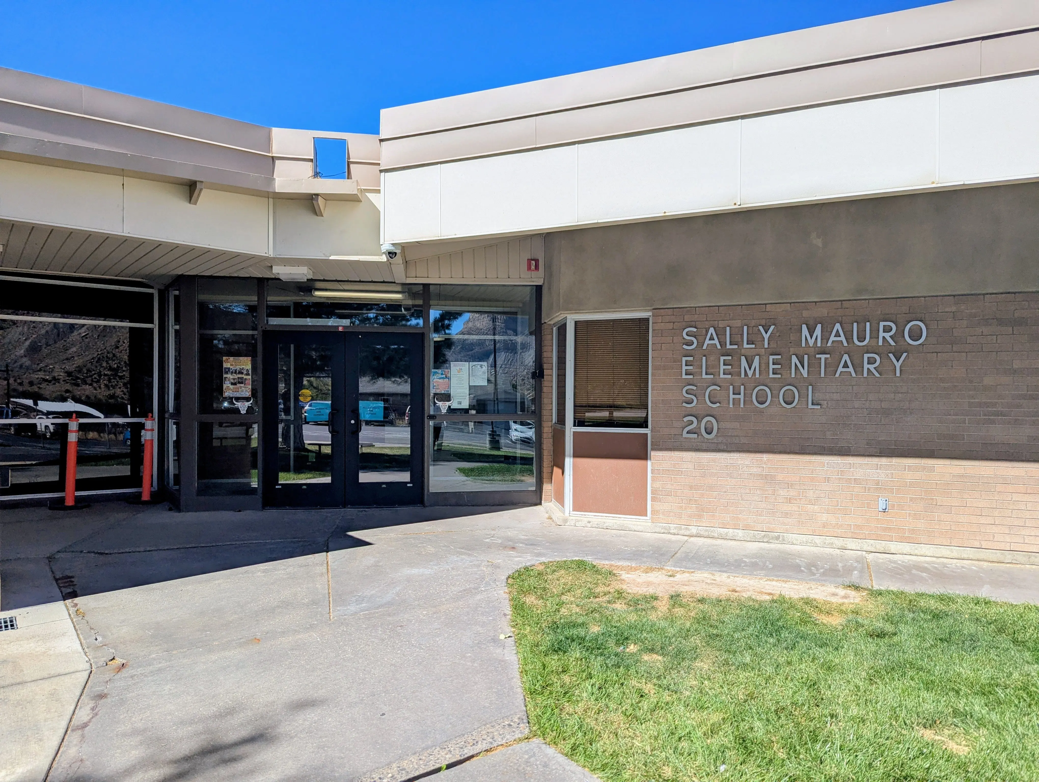 2658b359-426a-4319-b94d-eef18ba8a18d_1-2