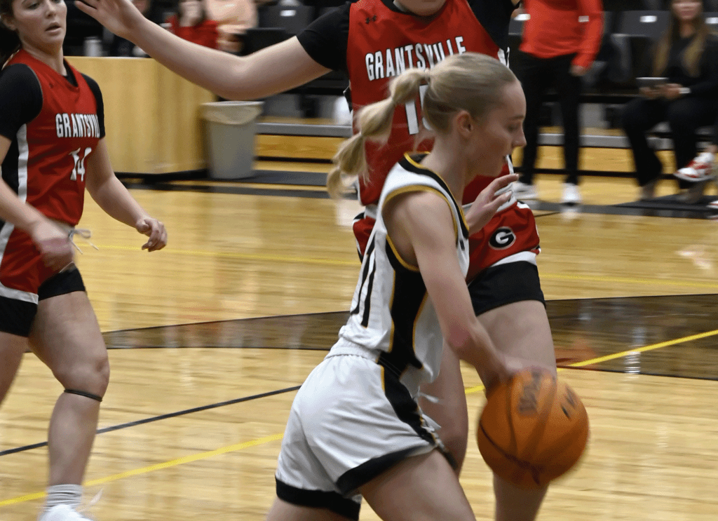 Lady Spartan basketball dominates Wasps at home | KOAl - Price,UT
