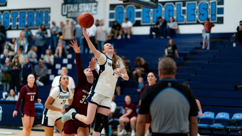 womens-basketball-02-28