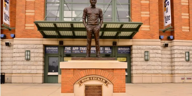 Legendary broadcaster, Hall of Famer and actor Bob Uecker dies at age 90