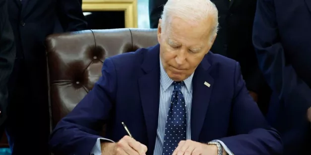 Biden issues five more clemency orders, pardons in his final day of presidency