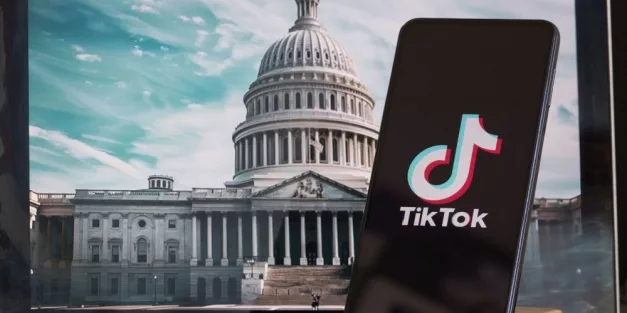 TikTok returns shortly after going dark; Trump promises executive order to delay ban