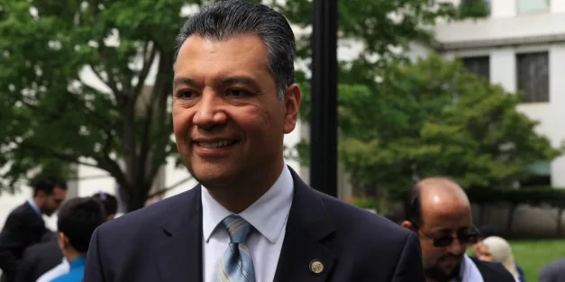 Sen. Alex Padilla forcibly removed, temporarily detained during DHS Sec’y Kristi Noem’s LA news conference