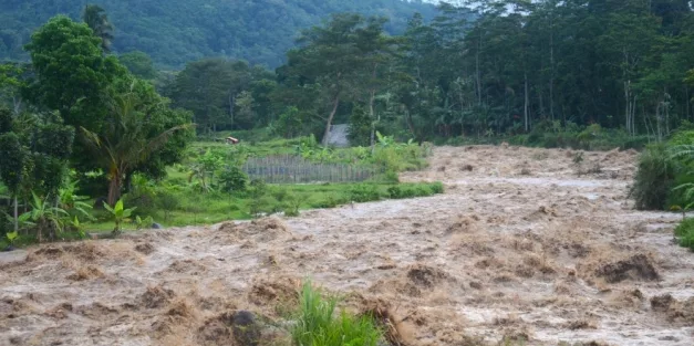 Death toll rises to six in West Virginia amid deadly flash flooding