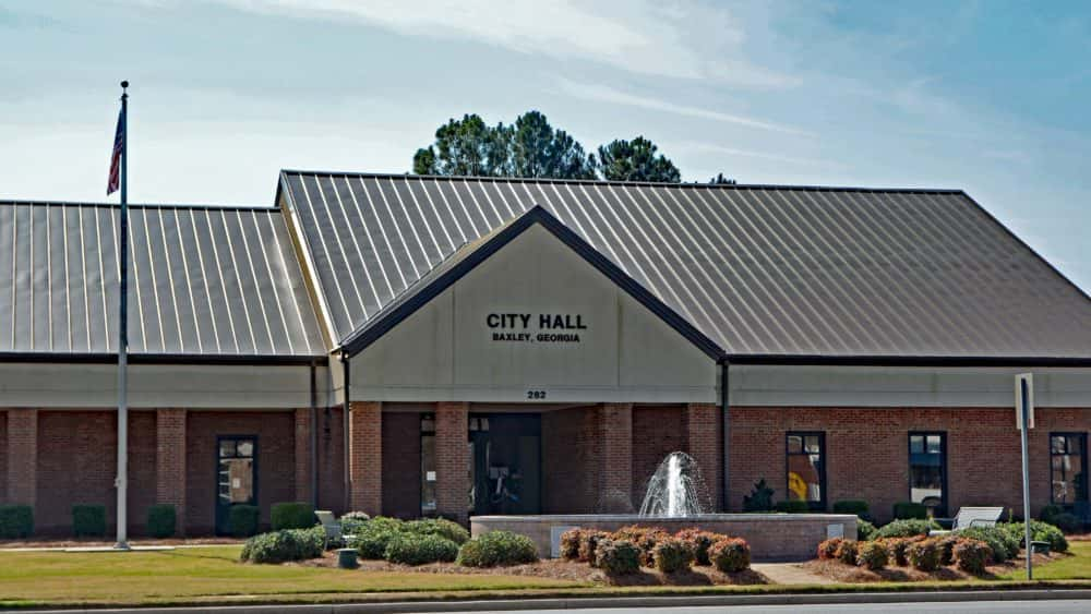 city_hall_baxley_ga_us-2