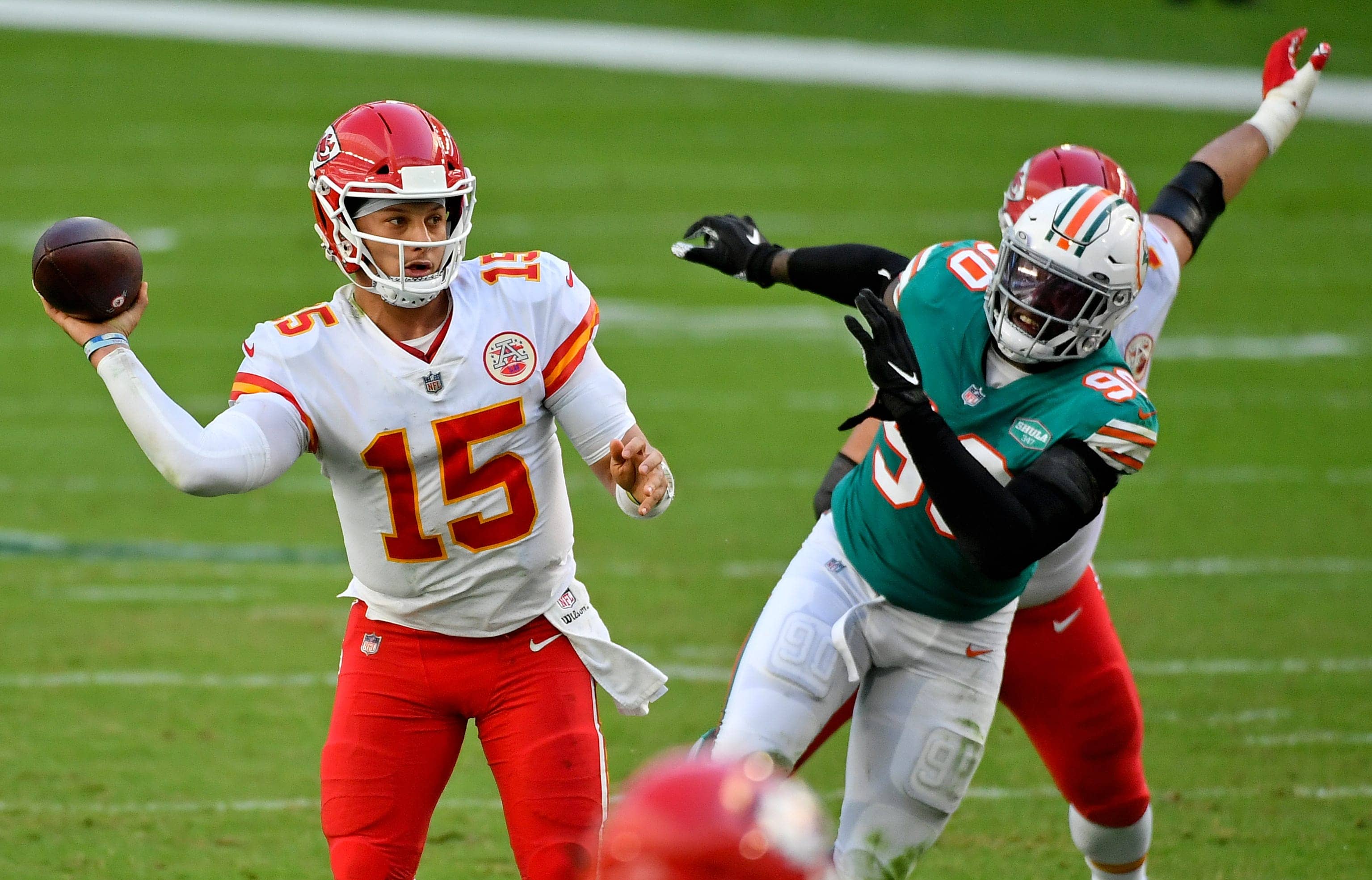 patrickmahomes_dolphins