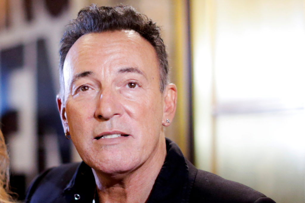 Bruce Springsteen Hopes to Resume Touring in 2022 Classic Rock 105.9