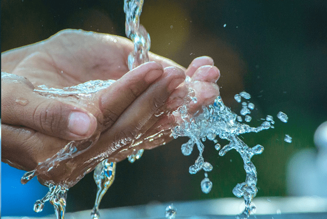 waterhands-png