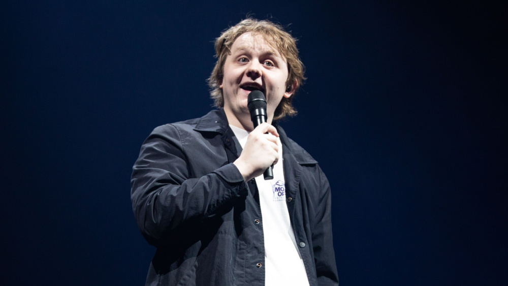 shutterstock_1678228432669642