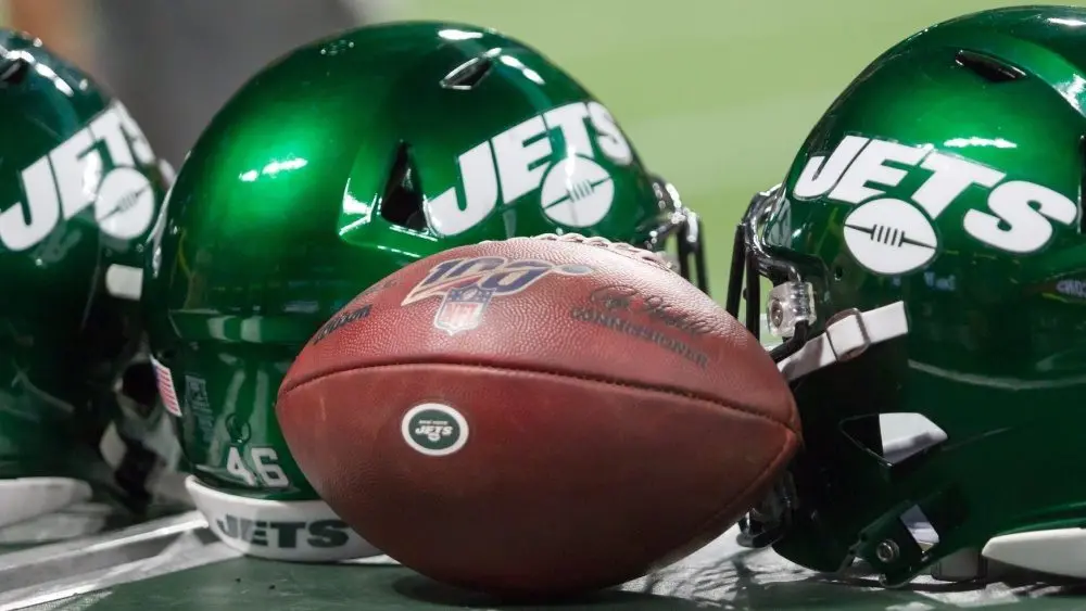 New York Jets Helmet - week #3 of the 2019 NFL Pre-Season Game Atlanta Falcons Host the New York Jets on Thursday August 15th 2019 at the Mercedes Benz Stadium in Atlanta Georgia USA