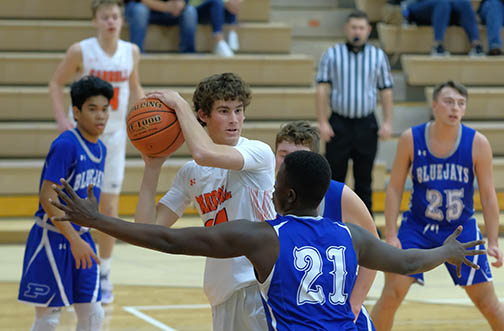 Carroll High, AWV, SCC, ESC, CRB Boys Win on Friday, Local Teams go 5-4 - Vimarsana News