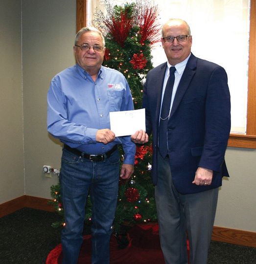 Iowa State Bank Pledges $20,000 To Lake View Community Center Project - Vimarsana News