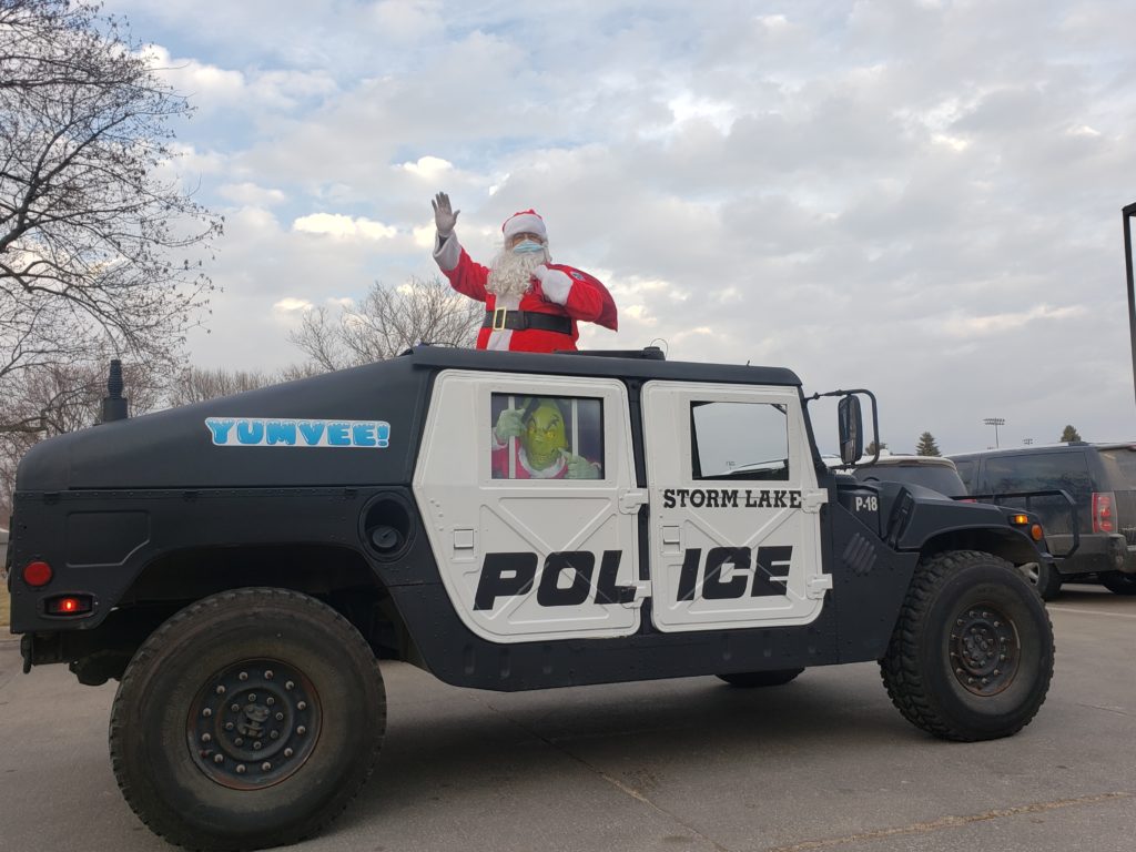 SLPD Spreads Joy To Families With Santa Cops Program - Vimarsana News